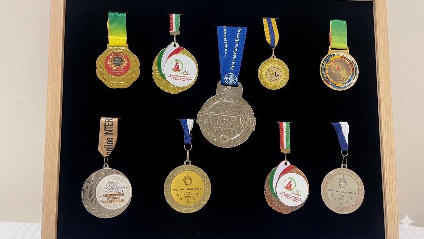 Knot Away Clinic
Medal Display
